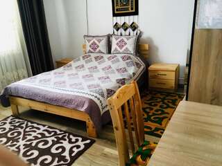 Гостевой дом Guest House EtnoDom Джалал-Абад Люкс с кроватью размера «king-size»-2